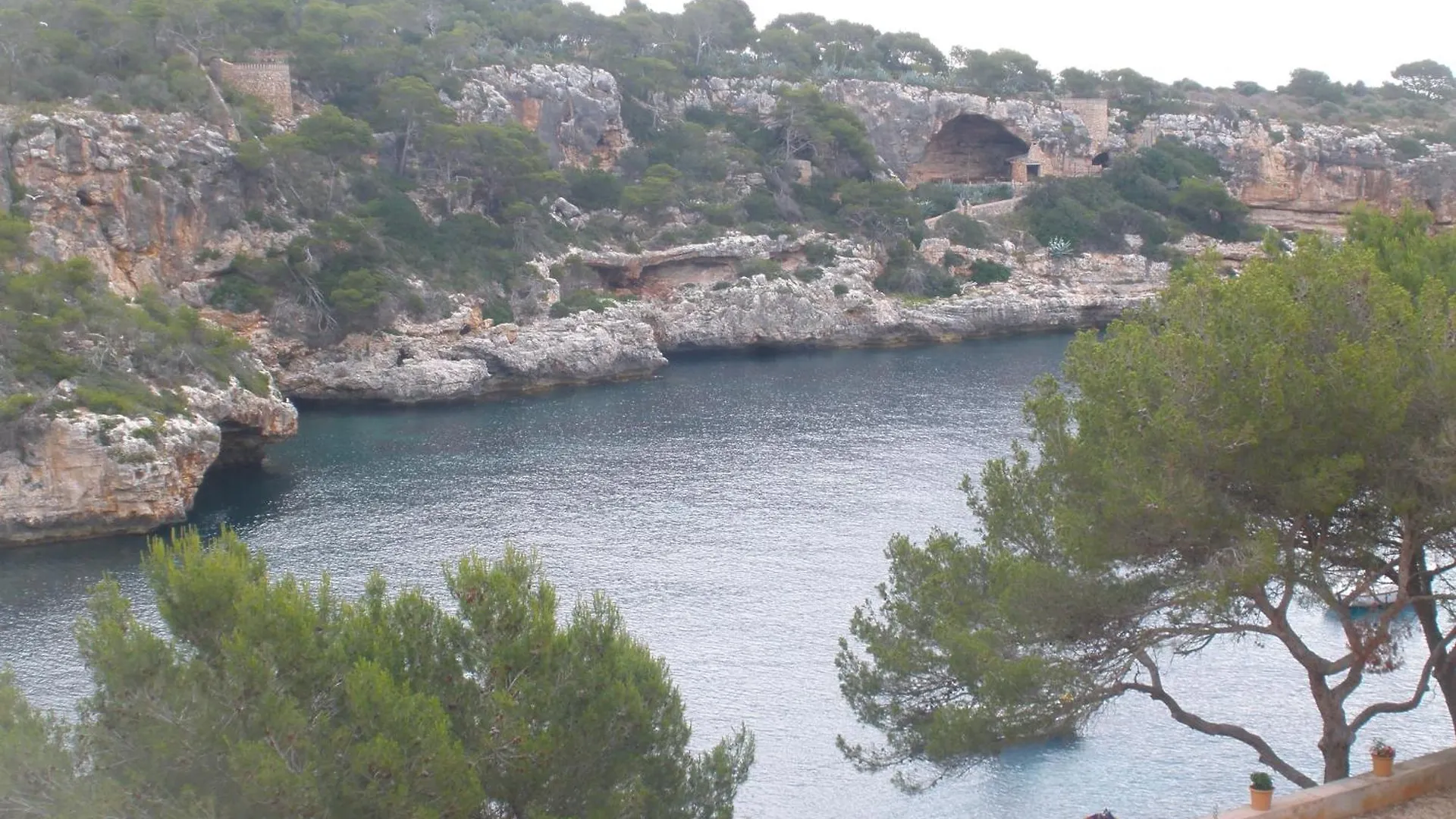 Hostal Can Jordi contacts